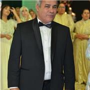 Tuteur pour l'aide aux devoirs et disposé à réserver des séances pour apporter un plus d'explications sur un thème, à la demande